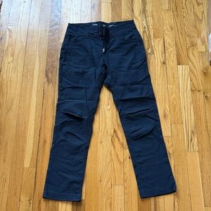 NWOT Women’s Prana Halle Pant Navy Blue 4 Short